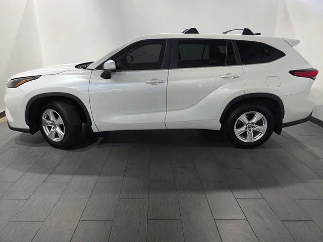 Used 2023 Beige Toyota L image 2