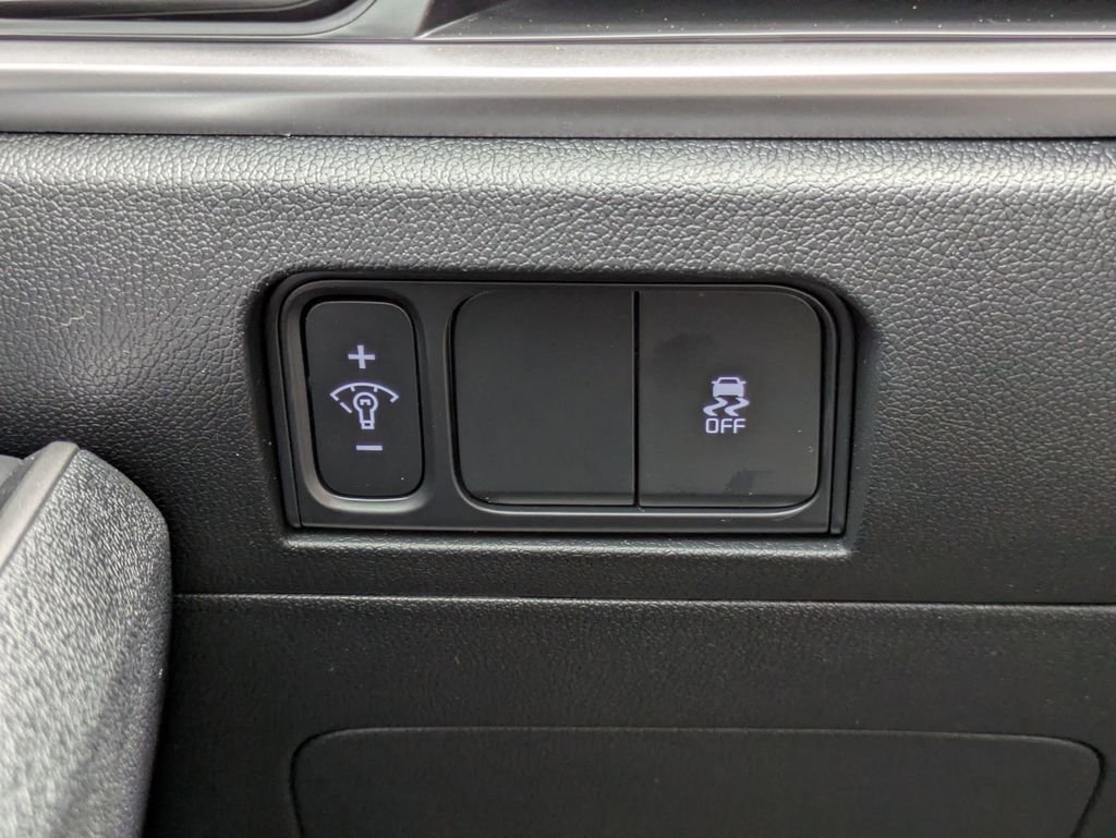 New 2026 Glacial White Pearl Kia LX image 24