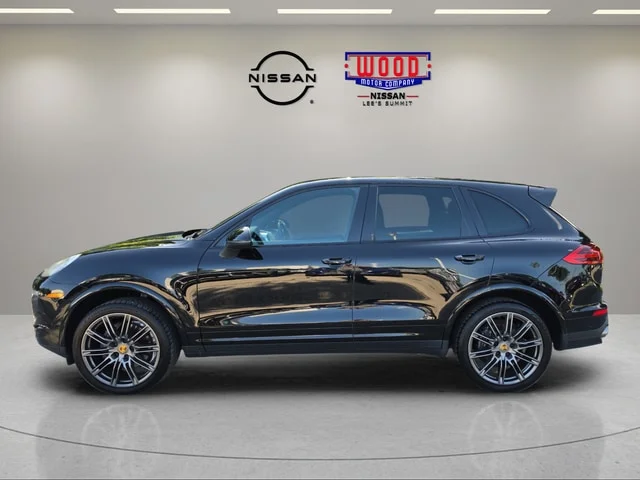 Used 2018 Black Porsche Base image 5