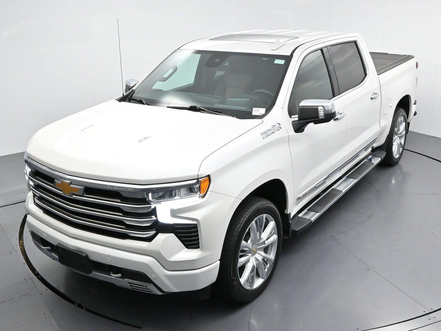 Used 2024 Iridescent Pearl Tricoat Chevrolet High Country image 41