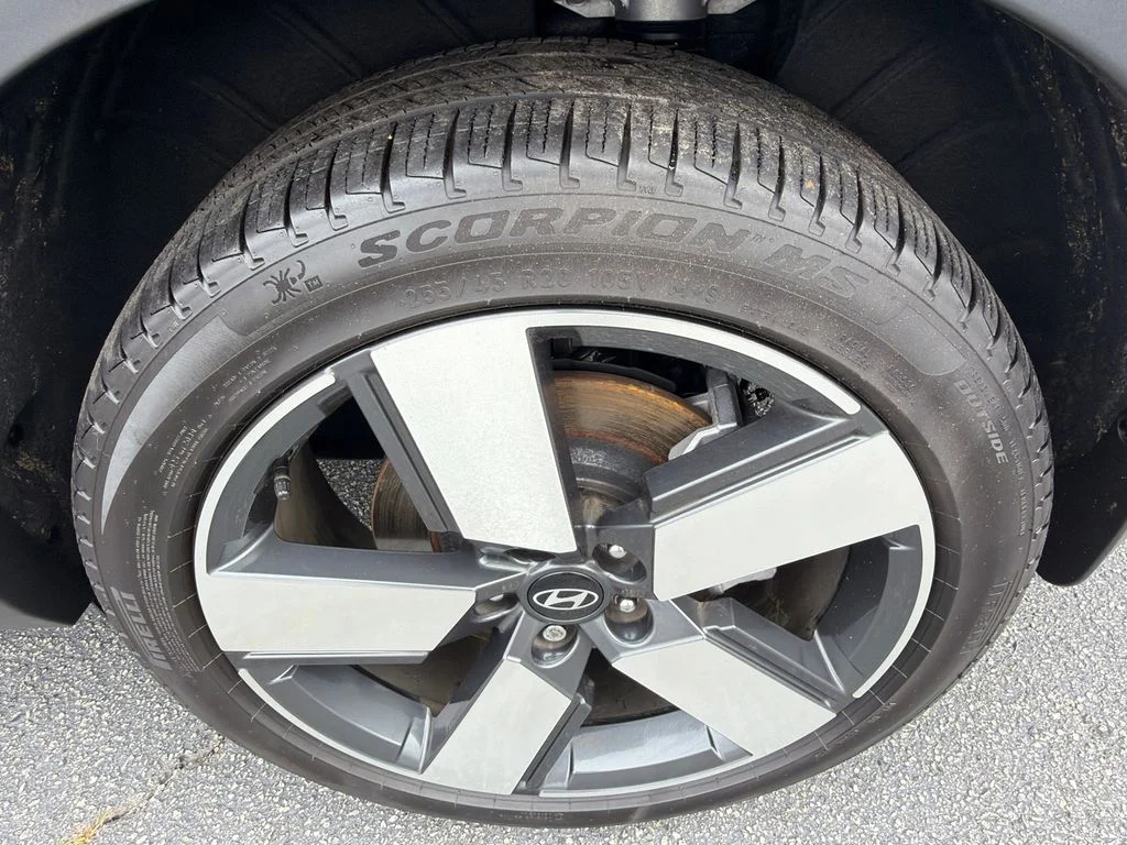Used 2025 Black Hyundai Limited image 20