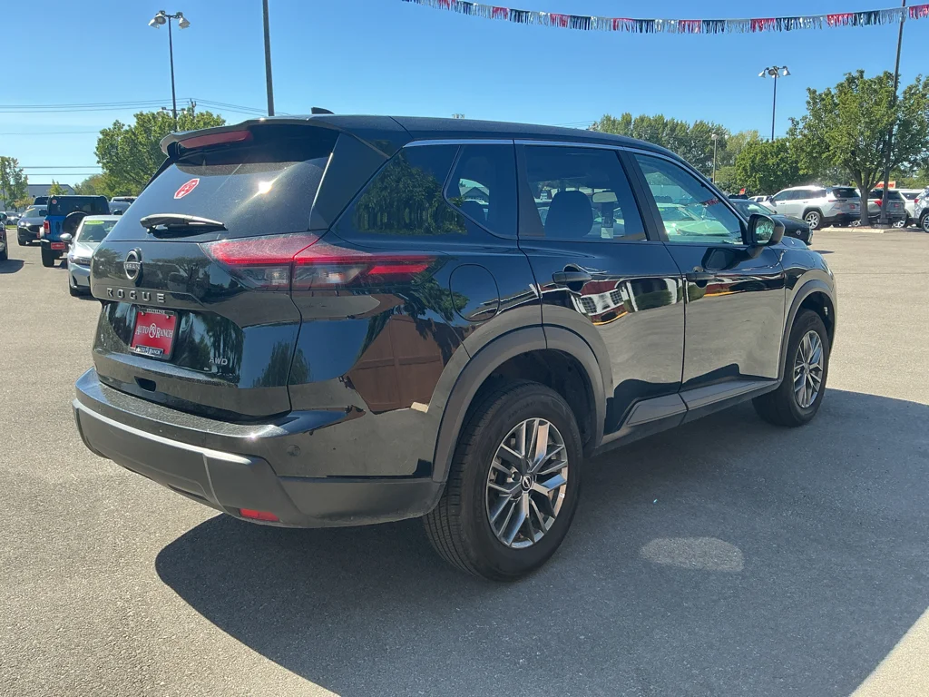 Used 2024 Super Black Nissan S image 5