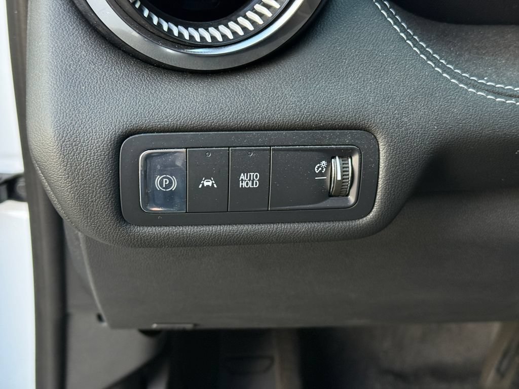 Used 2024 Summit White Chevrolet LT image 27