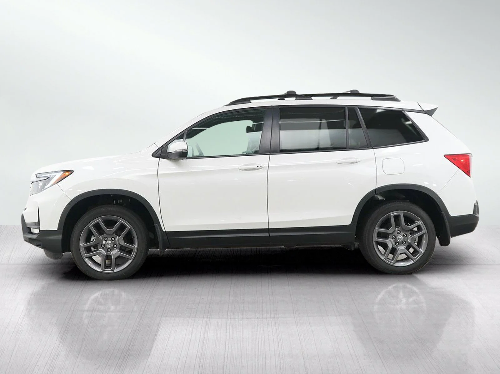 Used 2023 Honda Passport EX-L with VIN 5FNYF8H58PB029922 for sale in Burnsville, Minnesota
