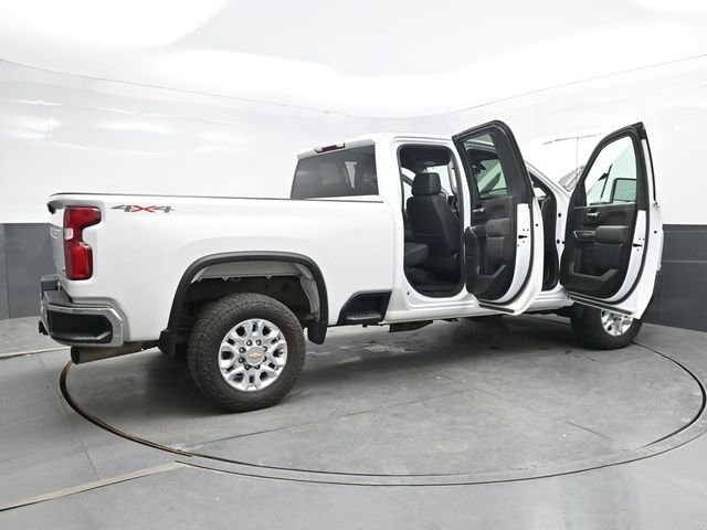Used 2022 White Chevrolet LTZ image 48