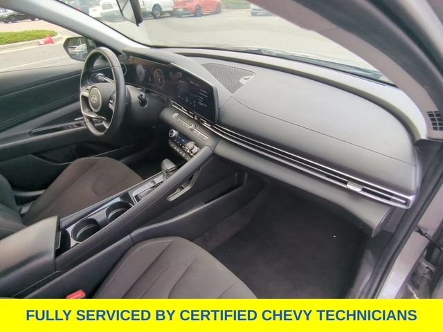 Used 2025 Silver Hyundai SEL Convenience image 48