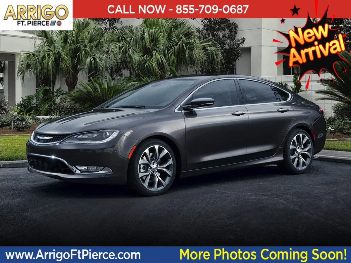 2017 Chrysler 200 Limited Platinum's photo