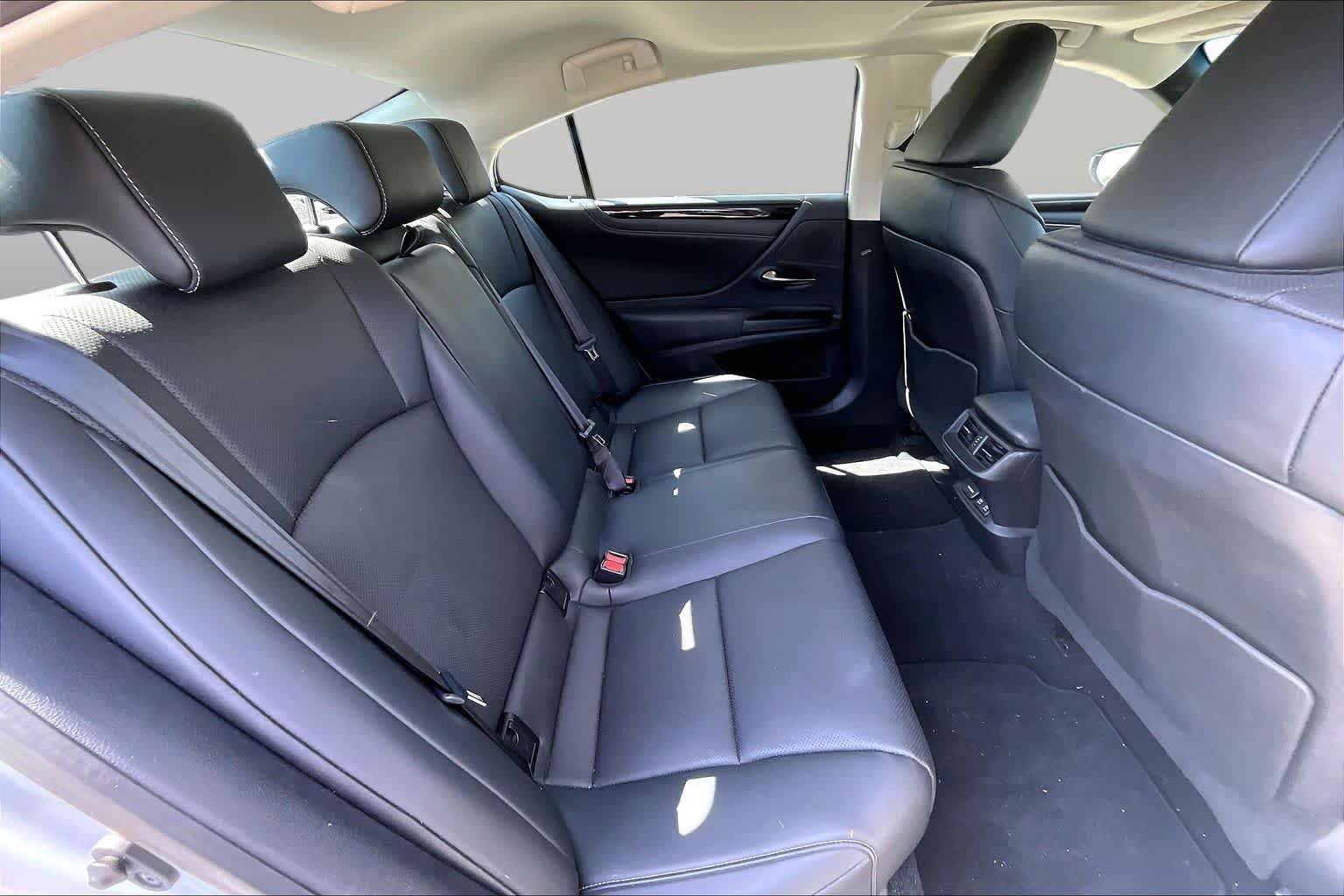Used 2019 Silver Lining Metallic Lexus  image 20