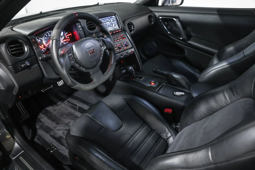 Used 2013 Gray Nissan Premium image 31