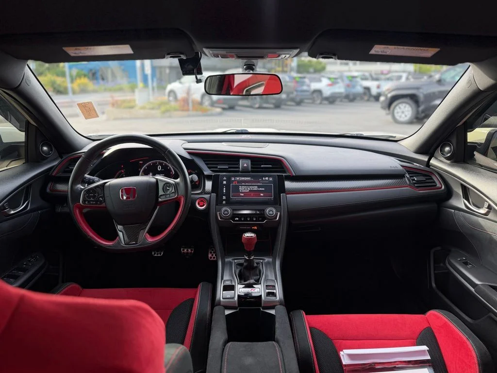 Used 2018  Honda Touring image 7