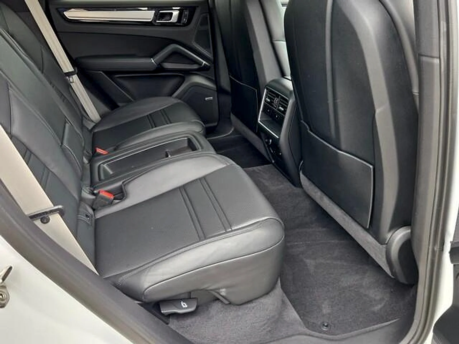 Used 2022  Porsche  image 15