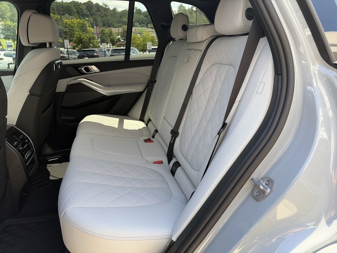 Used 2026 Brooklyn Grey Metallic BMW xDrive40i image 32