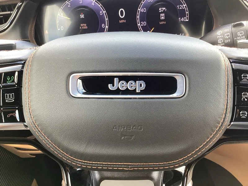 New 2027 Bright White Clearcoat Jeep Summit image 32