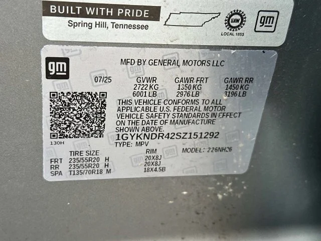 Used 2025 Silver Cadillac Premium Luxury image 20