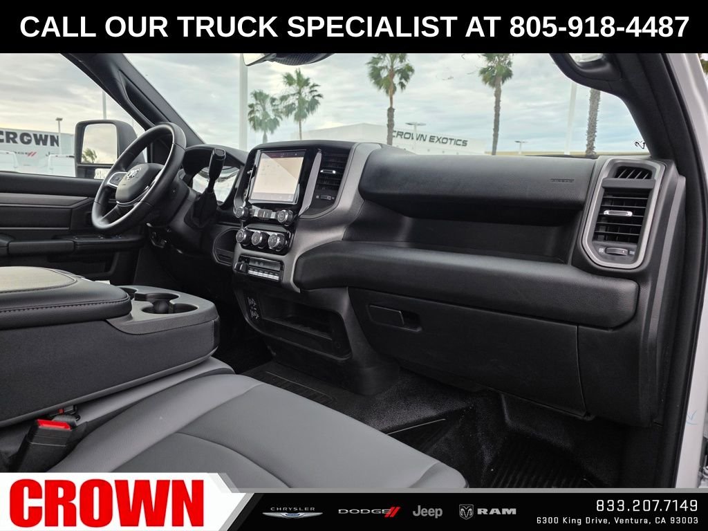 2025 RAM 3500 Chassis Tradesman - Photo 6