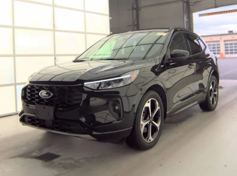 Used 2023 Black Metallic Ford ST-Line Select image 3