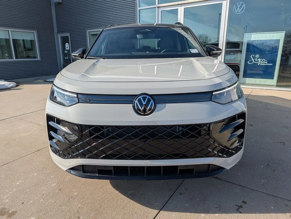 New 2026 Silver Volkswagen 2.0T SE R-Line Black image 9