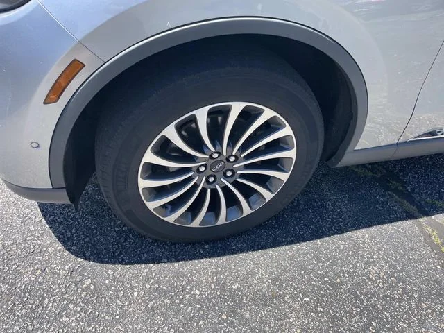 Used 2020 Silver Lincoln Reserve image 15