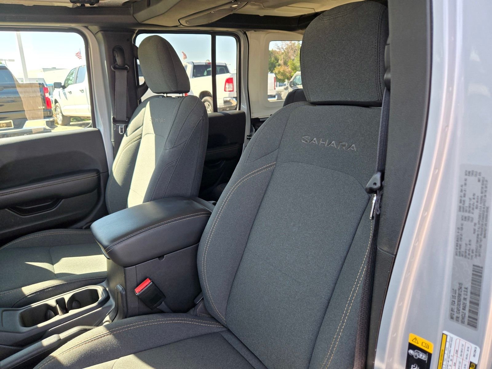 2024 Jeep Wrangler 4-Door Sahara - Photo 14