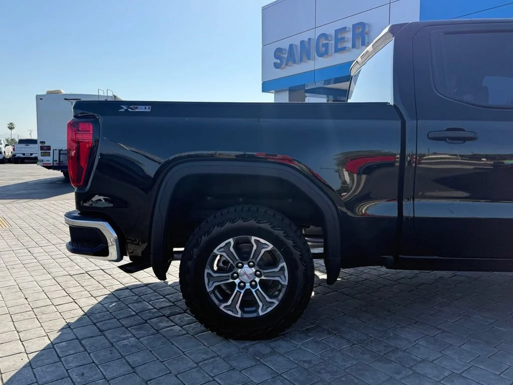 New 2026 Onyx Black GMC Pro image 11