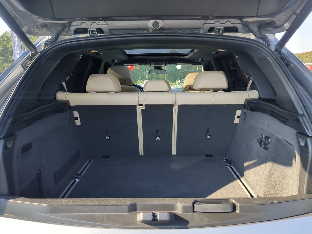 Used 2018 Silver BMW xDrive50i image 26