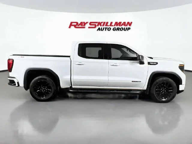 Used 2024 White GMC Elevation image 8