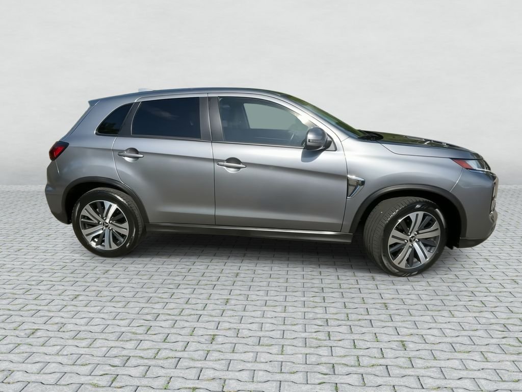 Used 2024 Mercury Gray Metallic Mitsubishi 2.0 SE image 9