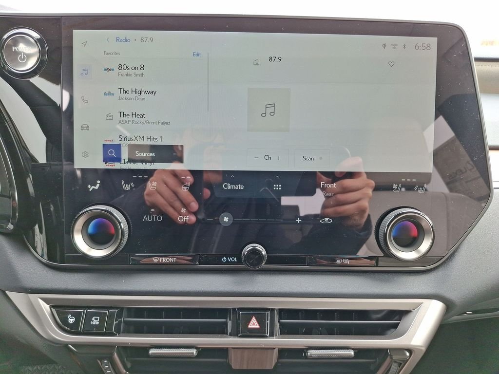 2026 Lexus RX 450h+ Luxury - Photo 12