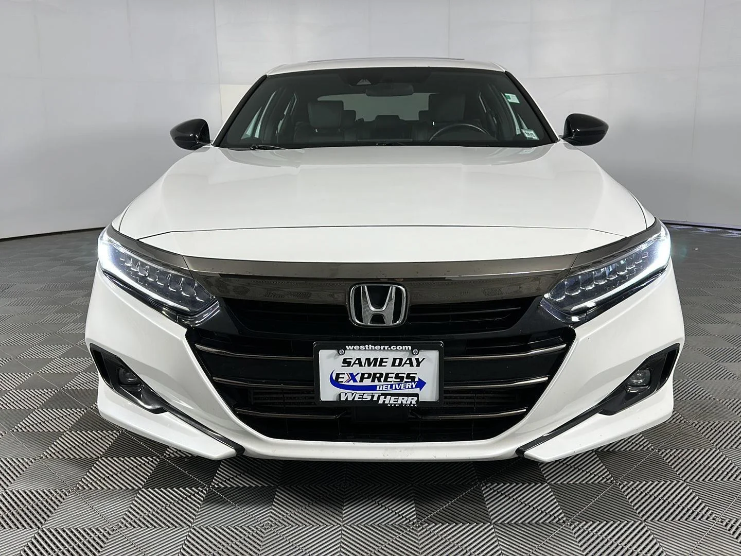 1HGCV2F36NA017108