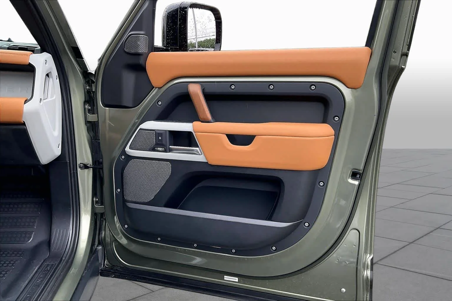 Used 2023 Pangea Green Metallic Land Rover SE image 22