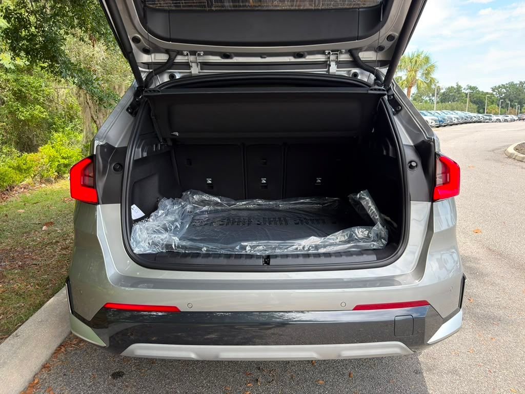 New 2026 Silver BMW xDrive28i image 24