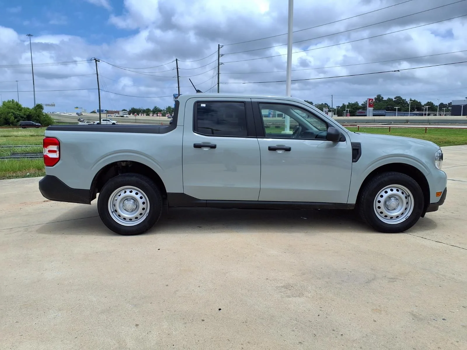 Used 2024 Green Ford XL image 5