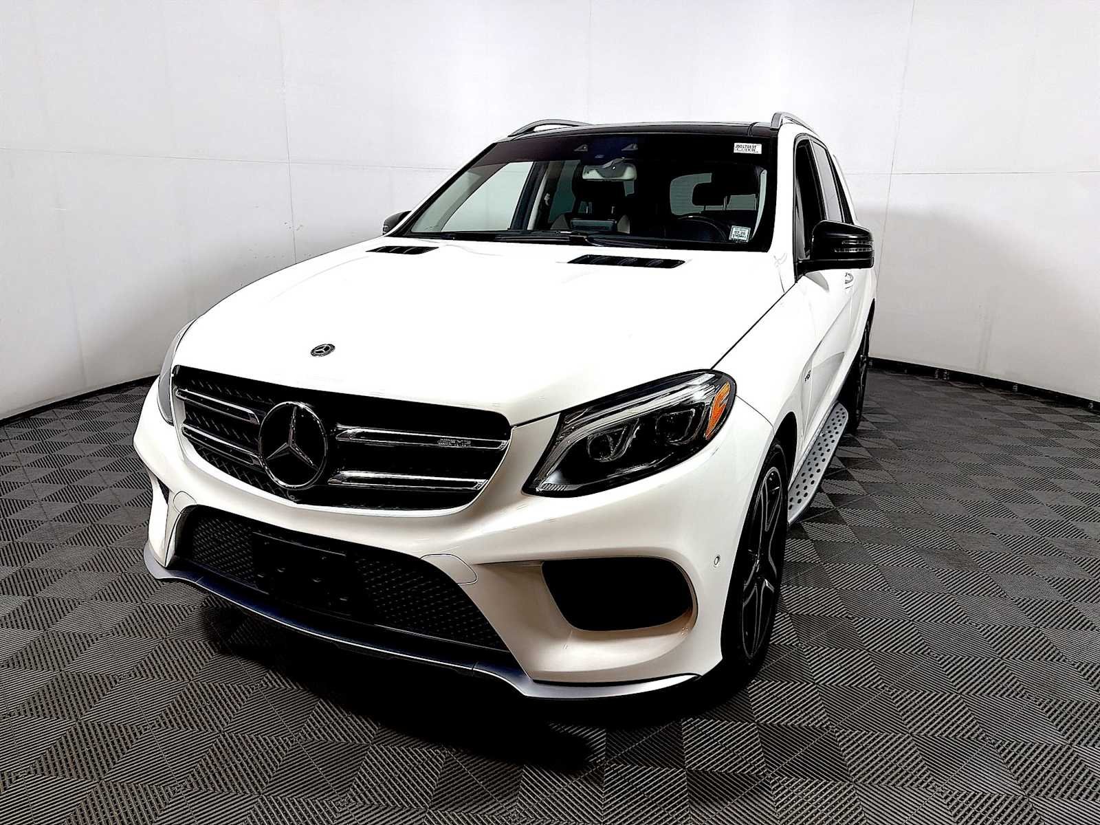 Used 2018 designo Diamond White Metallic Mercedes-Benz AMG® GLE 43 image 3