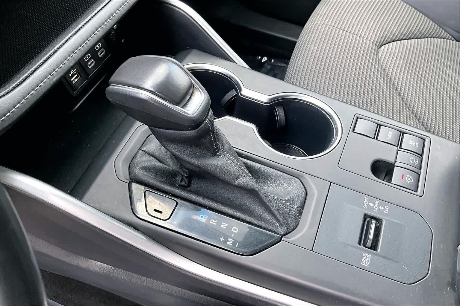 Used 2023 Wind Chill Pearl Toyota LE image 16