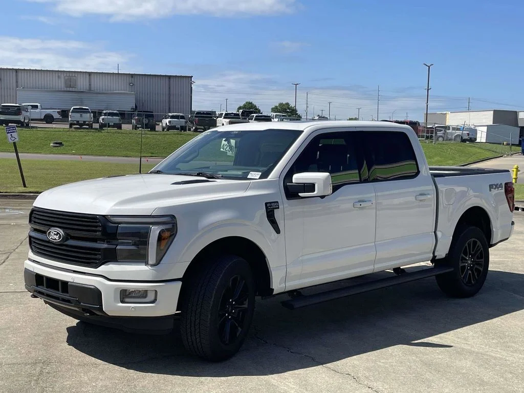 New 2025 Star White Metallic Tri-Coat Ford Platinum® image 7