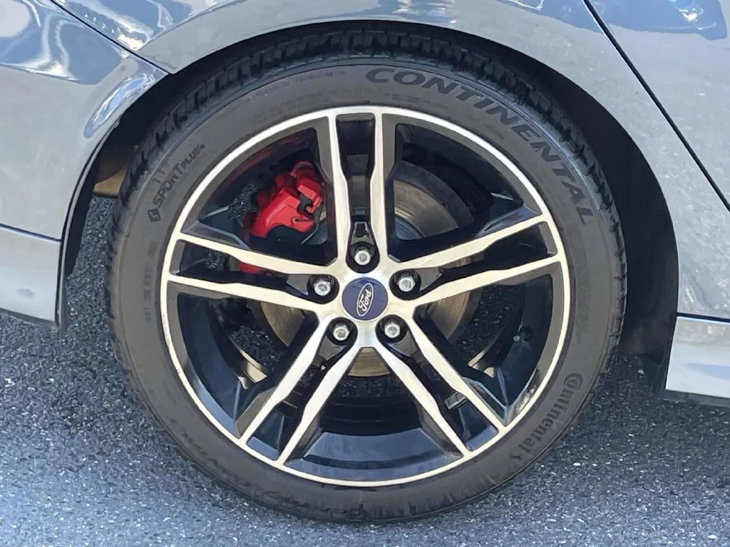 Used 2018 Blue Ford ST image 13