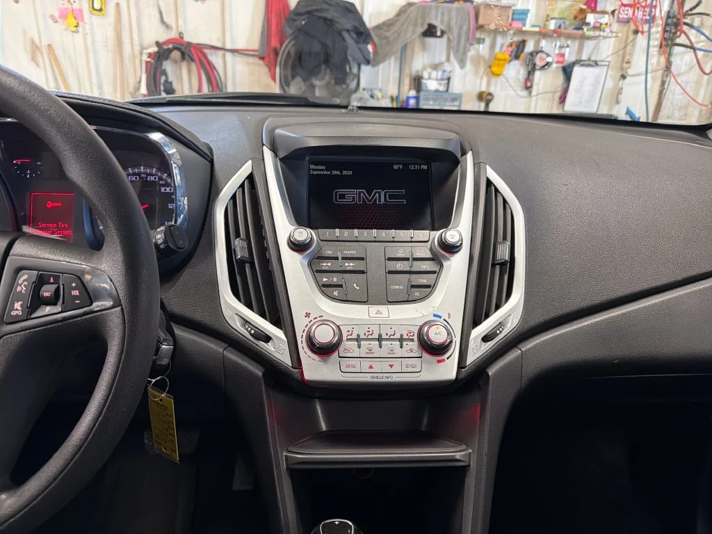 Used 2017 White GMC SLE-1 image 18