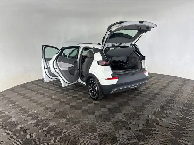 Used 2023 White Chevrolet Premier image 16