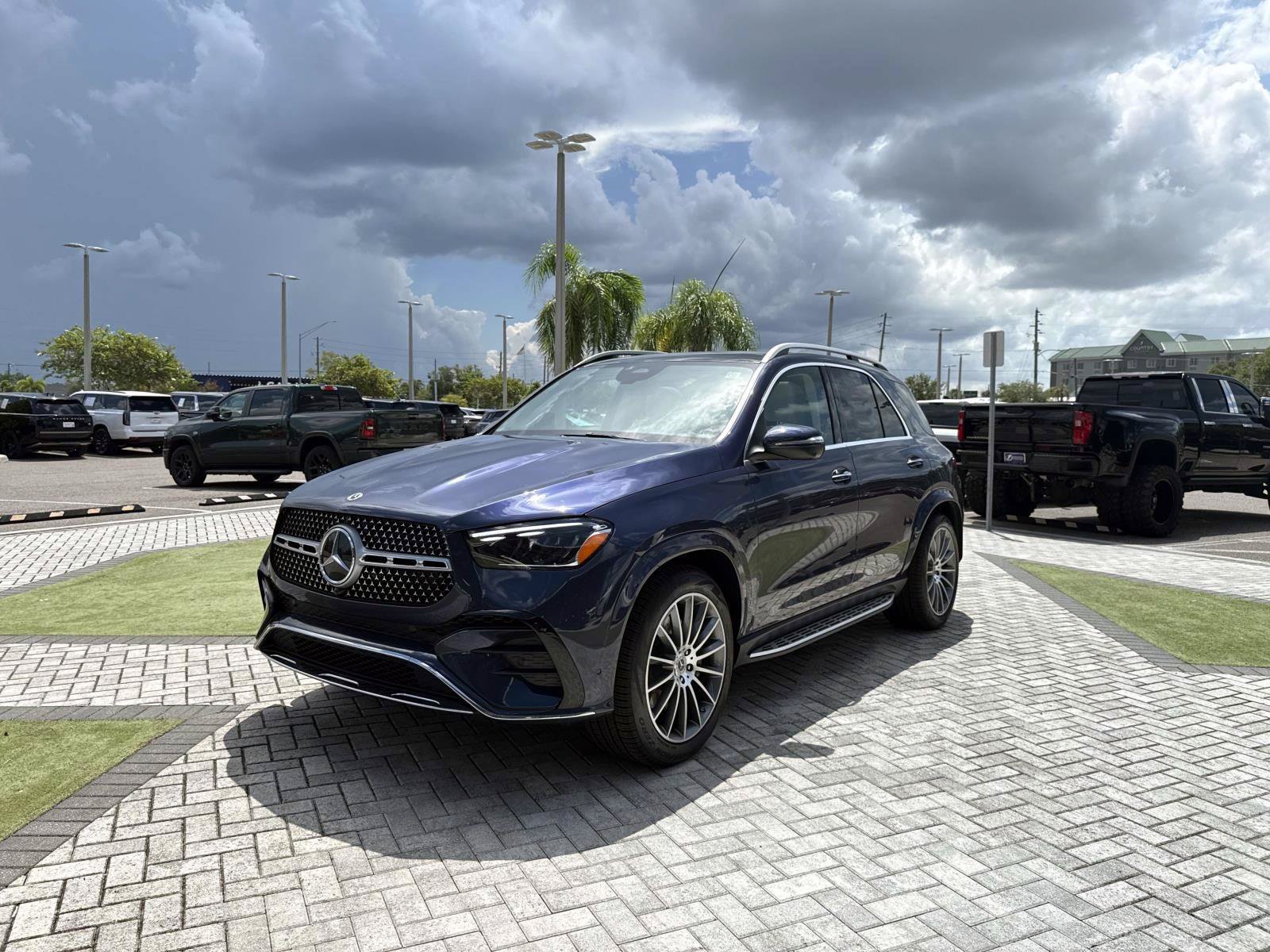 New 2026 Twilight Blue Metallic Mercedes-Benz 350 4MATIC® SUV image 2