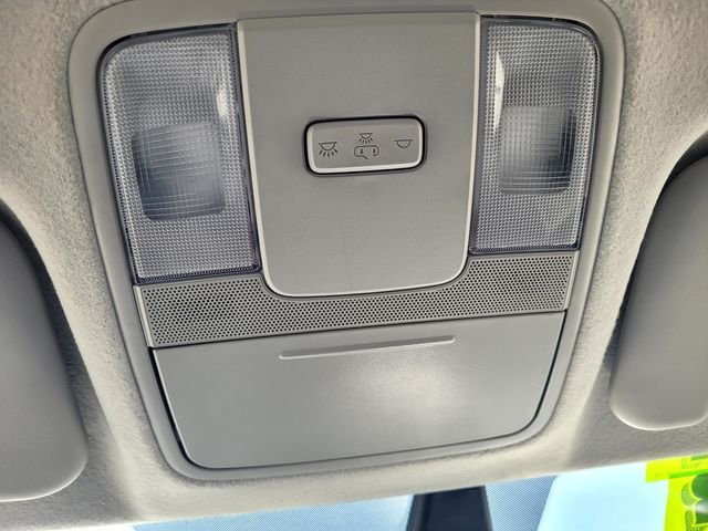 Used 2023 White Kia LXS image 18