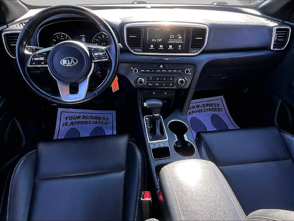 Used 2021 Red Kia S image 17
