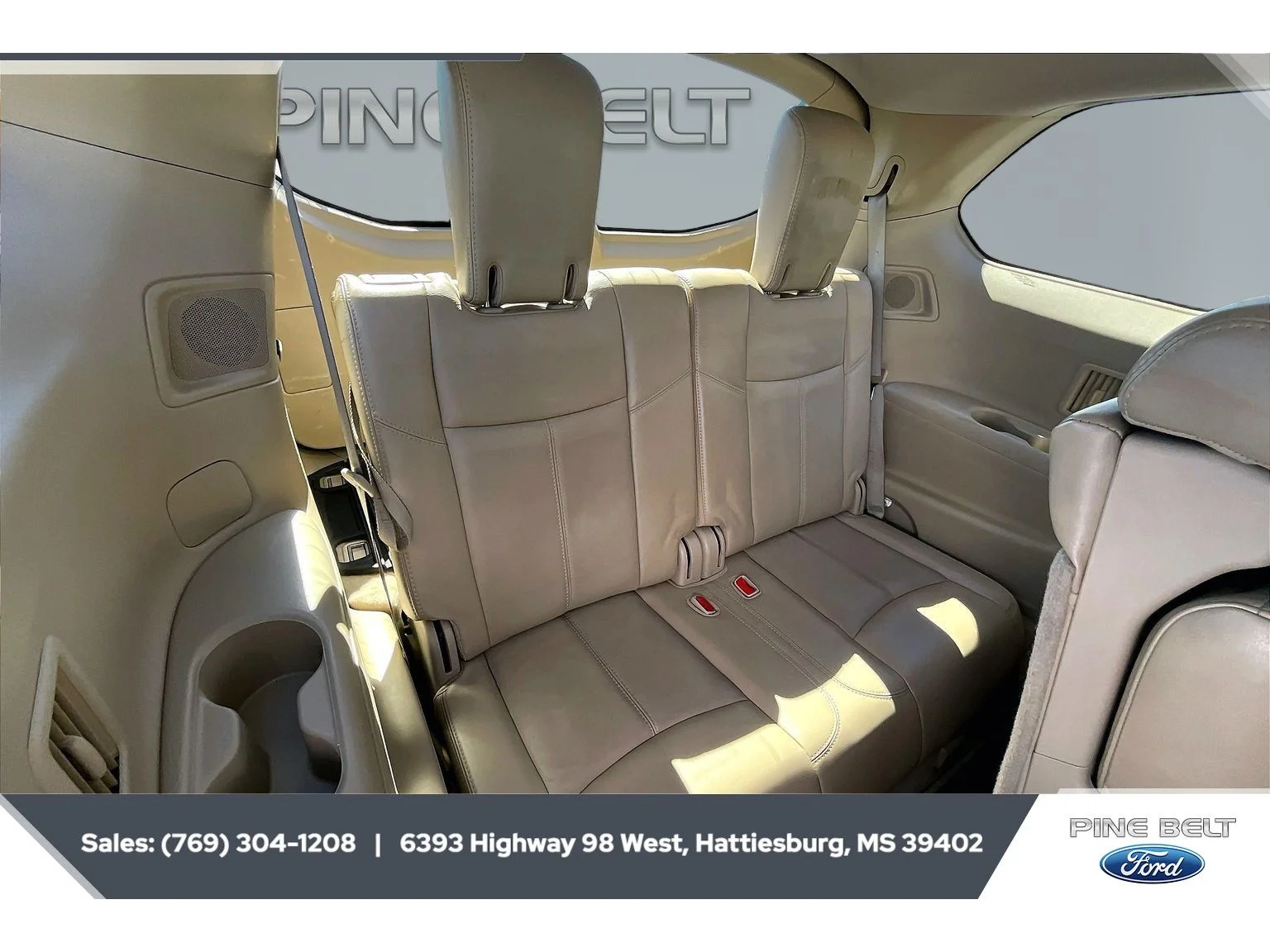Used 2014 Cayenne Red Nissan SL image 21