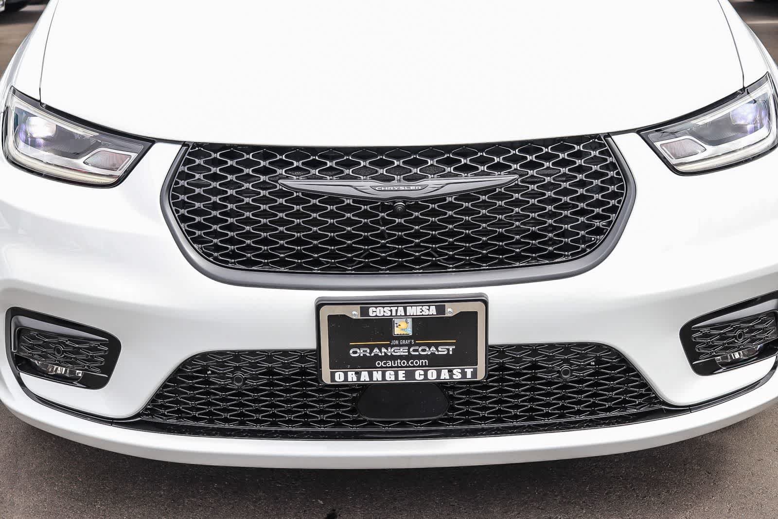 2026 Chrysler Pacifica Limited - Photo 9
