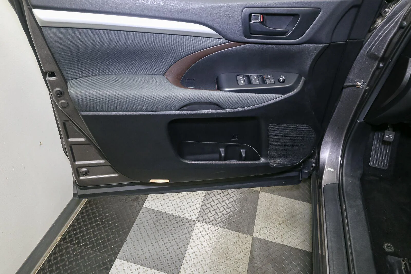 Used 2019 Predawn Gray Mica Toyota LE image 35