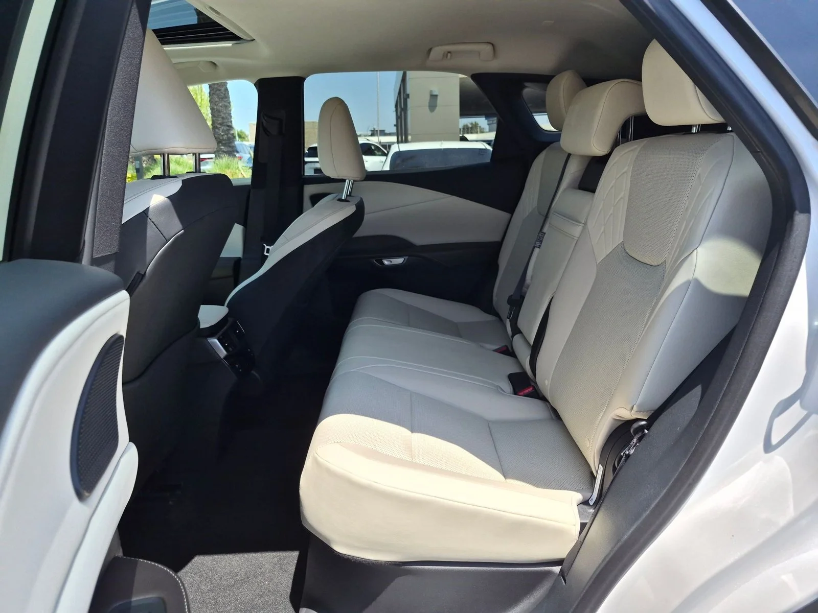 Certified Used 2023 Eminent White Pearl Lexus RX 350 Premium image 19