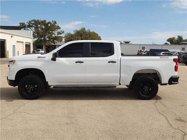 Used 2025 Summit White Chevrolet LT Trail Boss 4x4 Crew Cab 5.75 ft. box 147.4 in. image 2