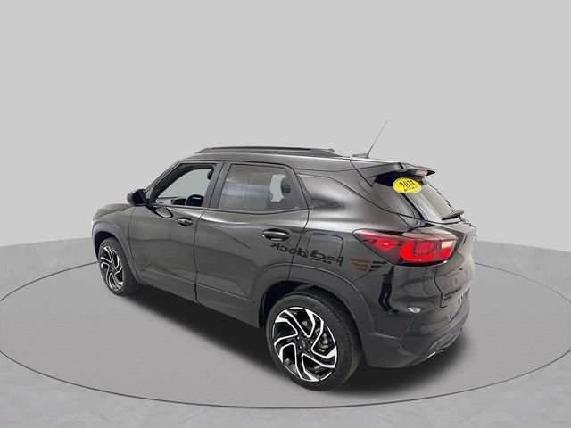 Used 2025 Mosaic Black Metallic Chevrolet RS image 3