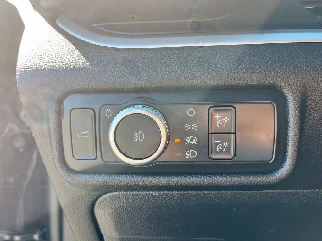 Used 2021 Black Ford XLT image 16