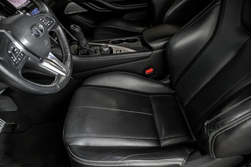 Used 2018 Dynamic Sunstone Red INFINITI Red Sport 400 image 17