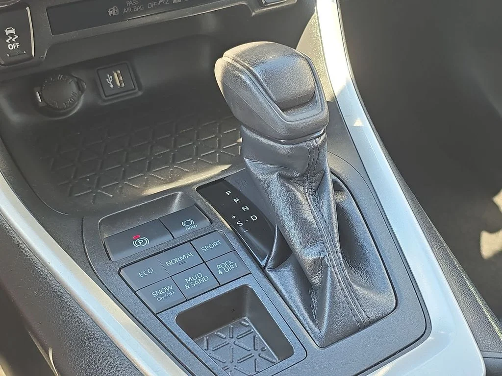 Used 2023 Silver Toyota LE image 31
